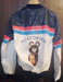 Куртка с символикой Олимпийских игр. Москва 1980 год (выдавалась участникам Олимпийских игр). Изготовлена фирмой "ALFACOMMERZ". Размер XL. Застёжка молния. Состояние хорошее. | ПРОДАНО |